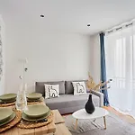 Apartment Louvre Museum By Studio Prestige