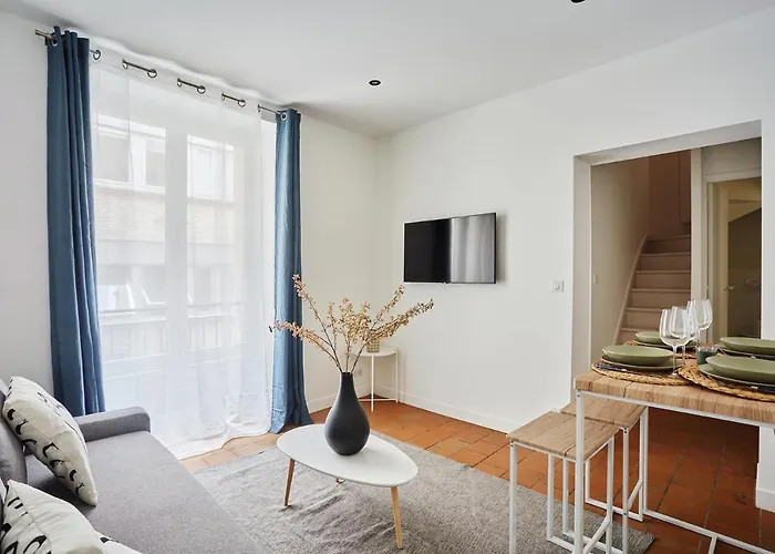 Apartment Louvre Museum By Studio Prestige